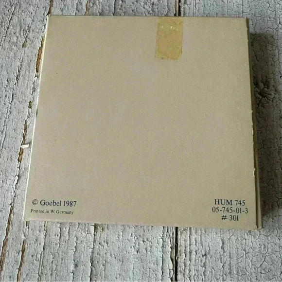 Vintage 1987 Goebel Hummel  "Little Homemakers" West Germany 4" Decorator Plate - Picture 7 of 10